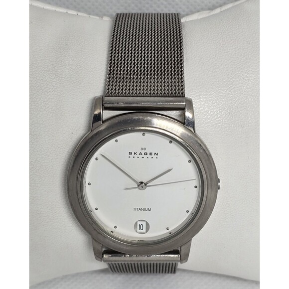 Womens Skagen Titanium Ultra Slim Silver Tone Date Mesh Bracelet Watch 14 - Picture 4 of 9